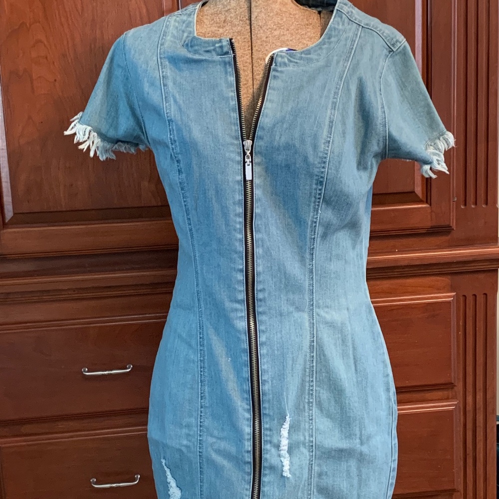 Venus Size 8 Zip Jean Dress